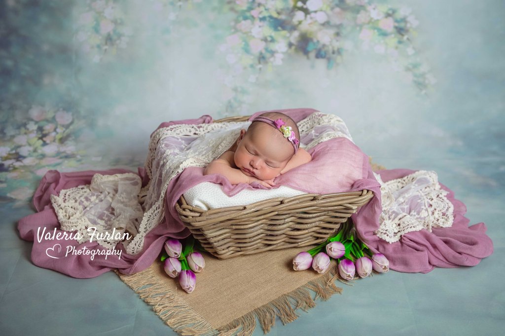 Séance photo de naissance nouveau-né en studio