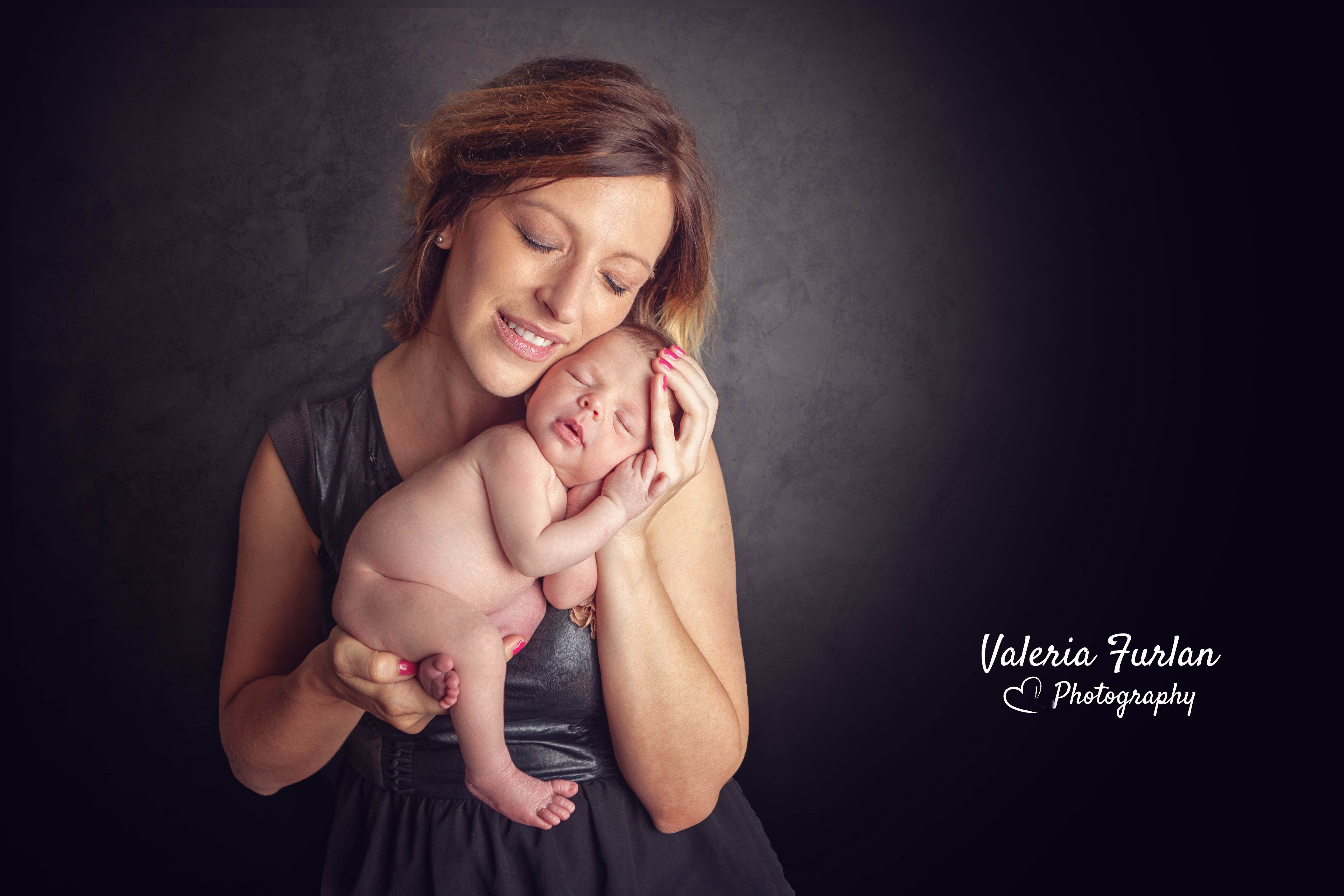 Séance photo de naissance bébé en studio