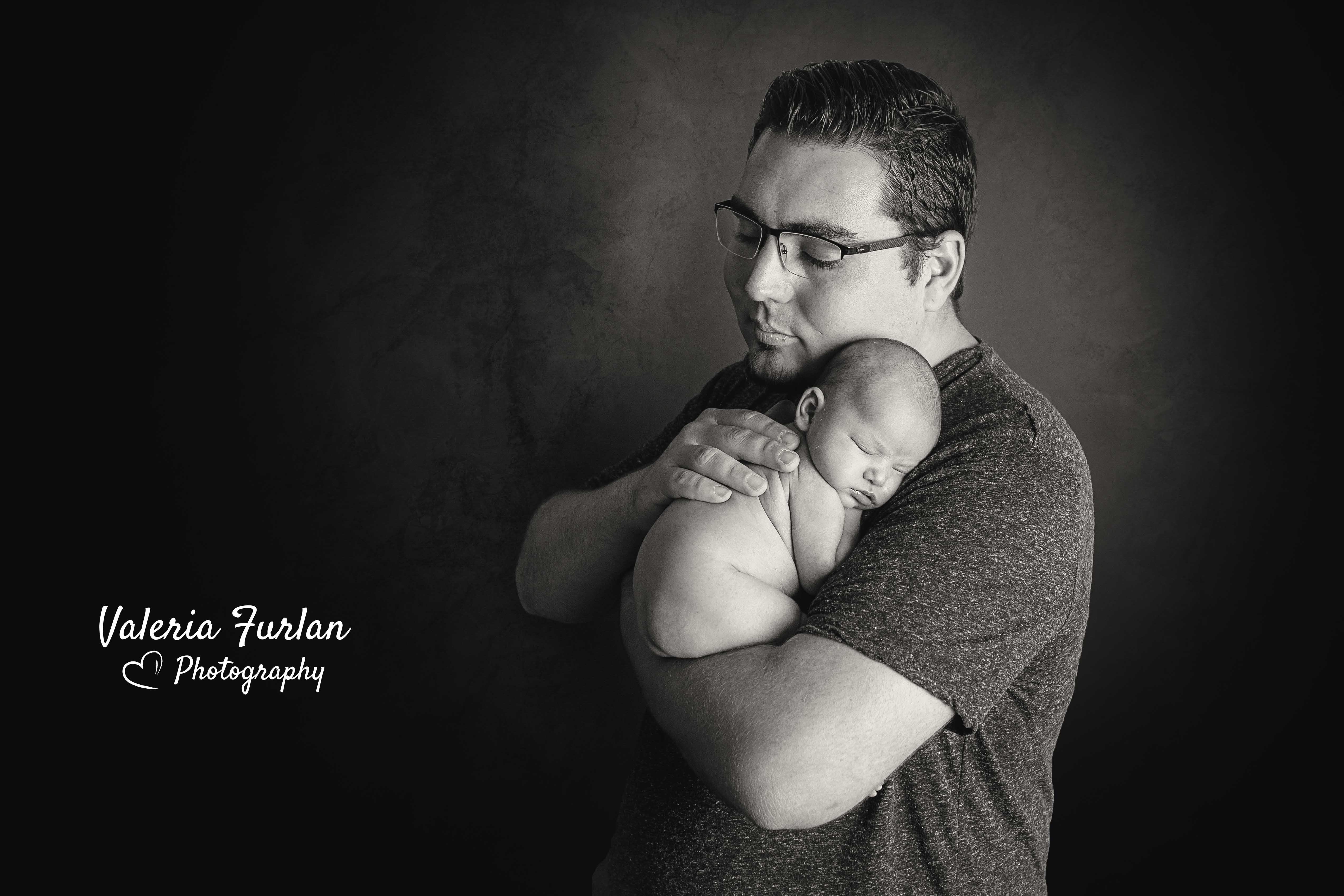 Séance photo de naissance nouveau-né en studio