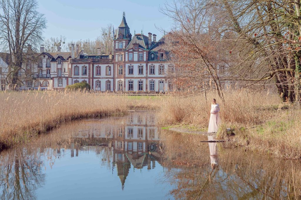Photographe de grossesse à Strasbourg: séance de maternité au Parc de Pourtalès avec&nbsp;Julie