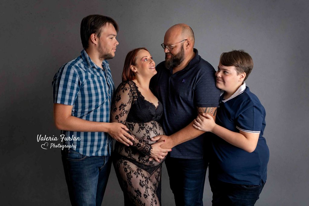 Shooting grossesse à Strasbourg et en Alsace : une séance photo ventre rond en&nbsp;famille