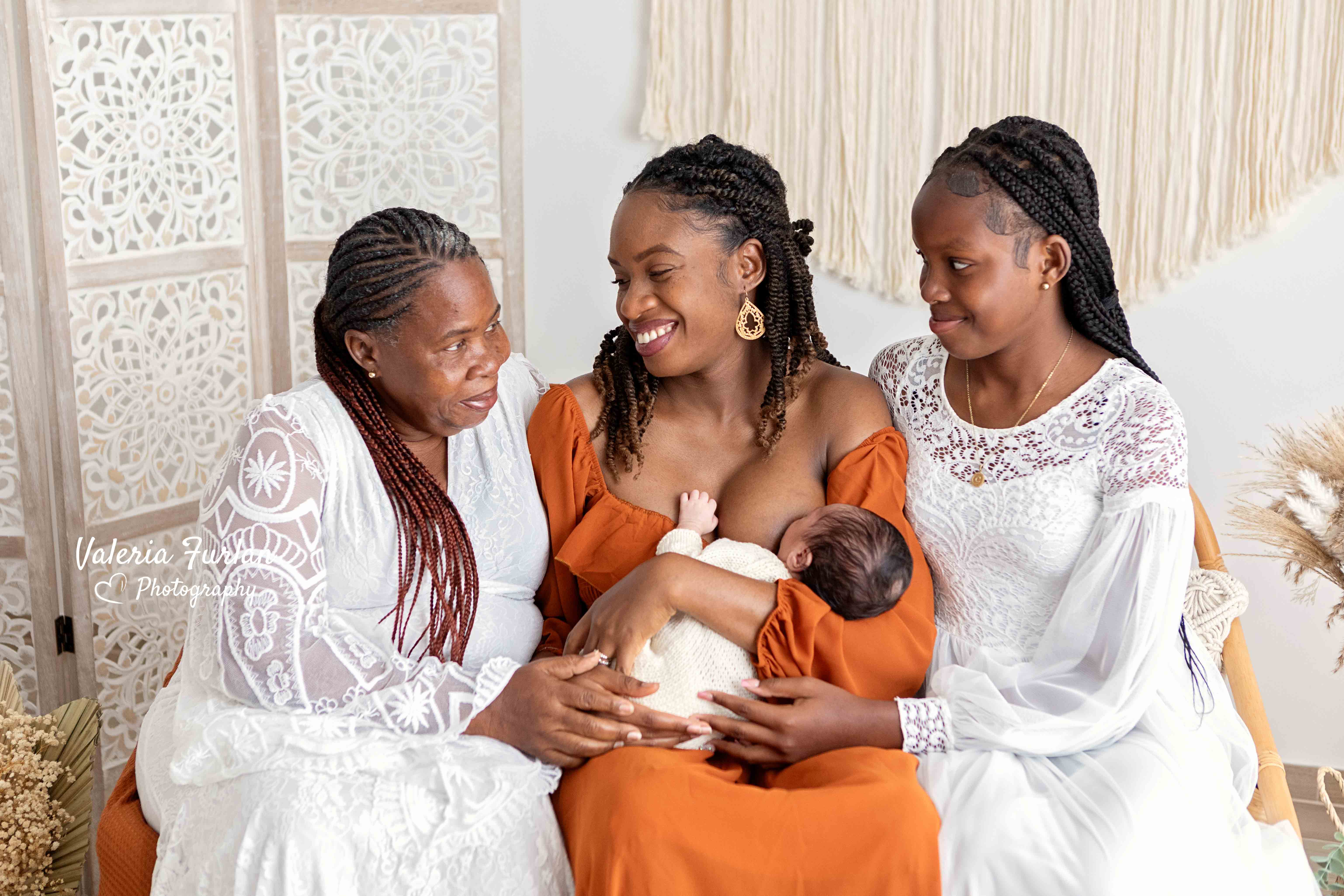 Séance photo de naissance naturelle lifestyle à Strasbourg bébé en famille