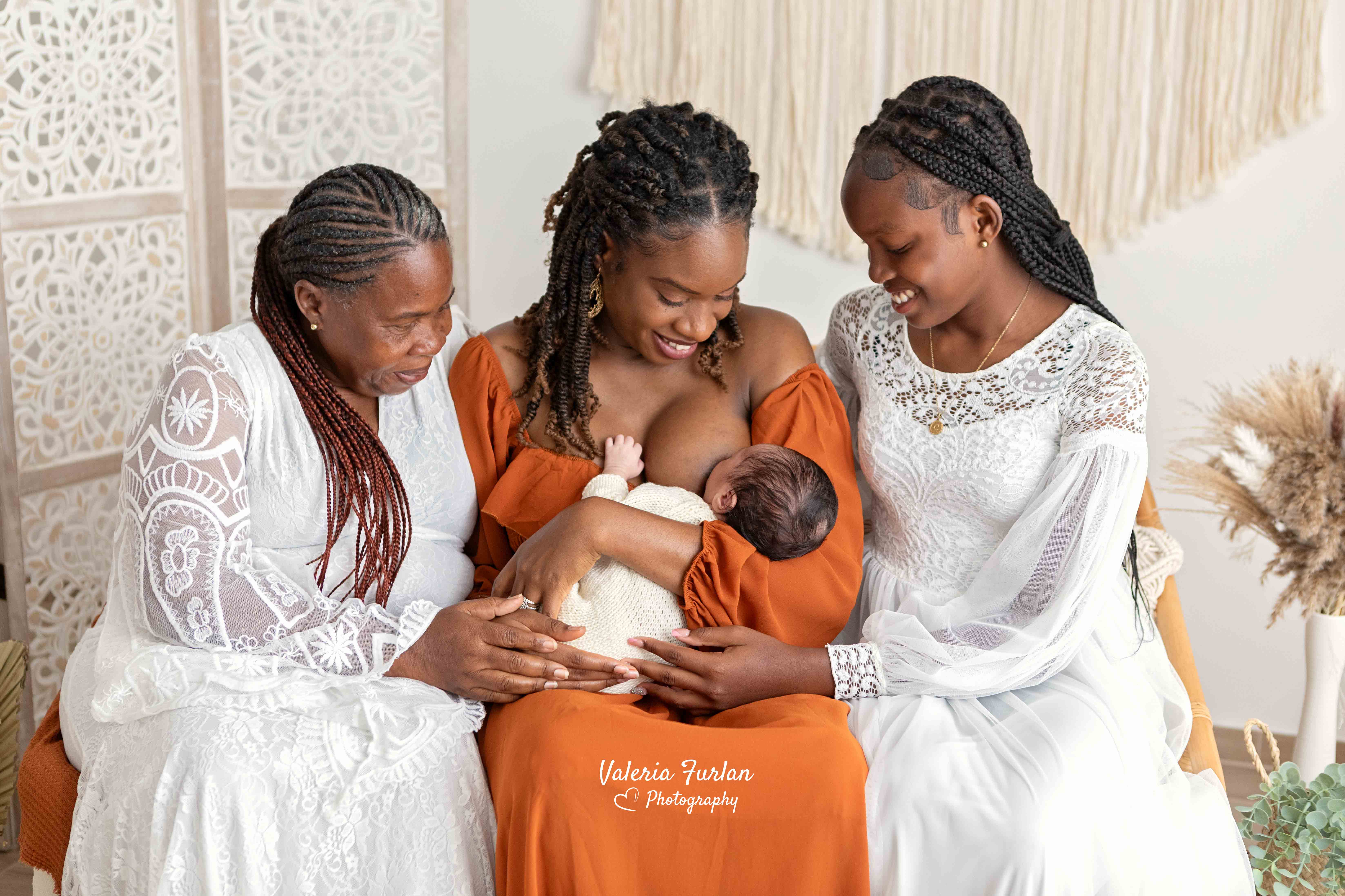 Séance photo de naissance naturelle lifestyle à Strasbourg bébé en famille