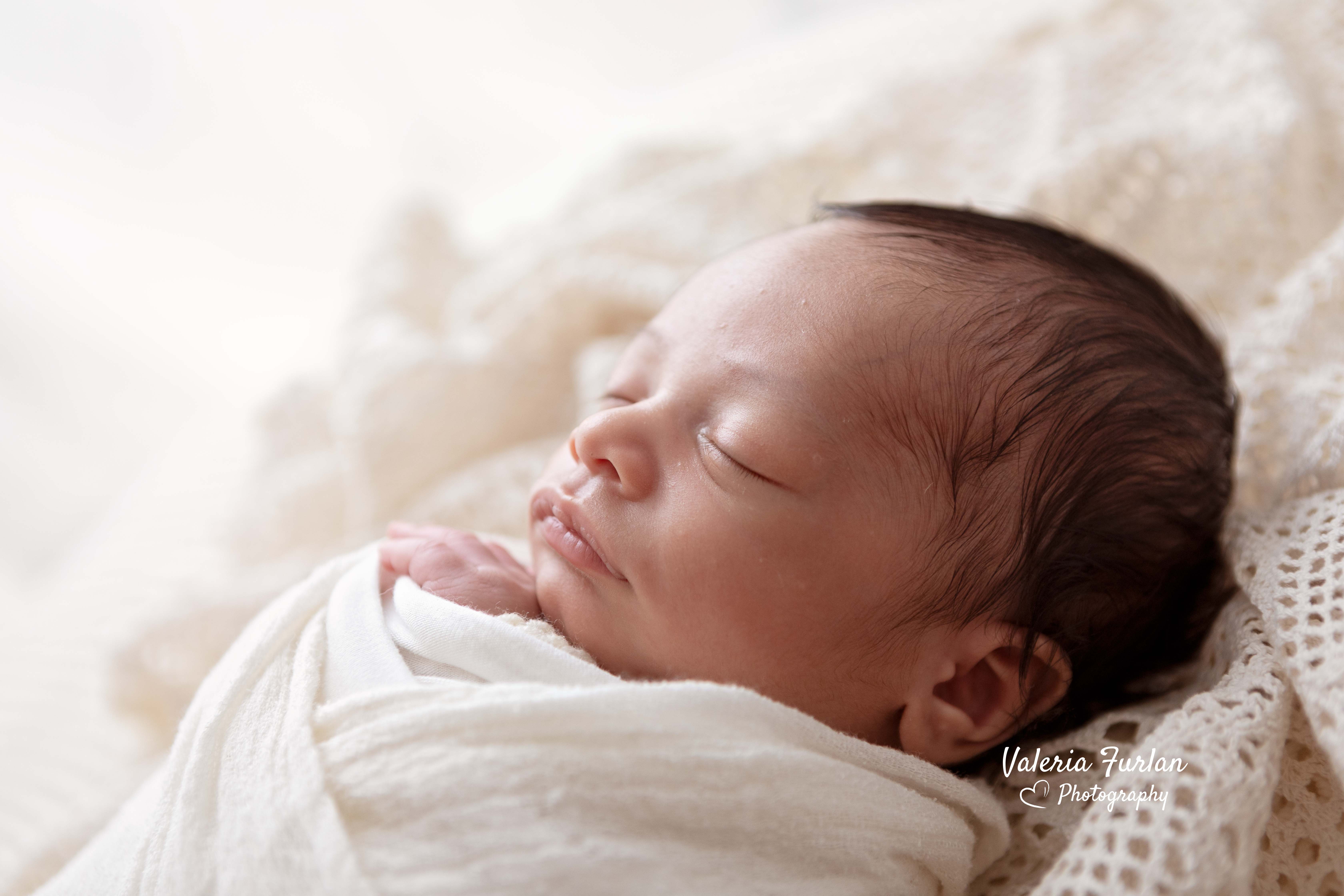 Séance photo de naissance naturelle lifestyle bébé à Strasbourg