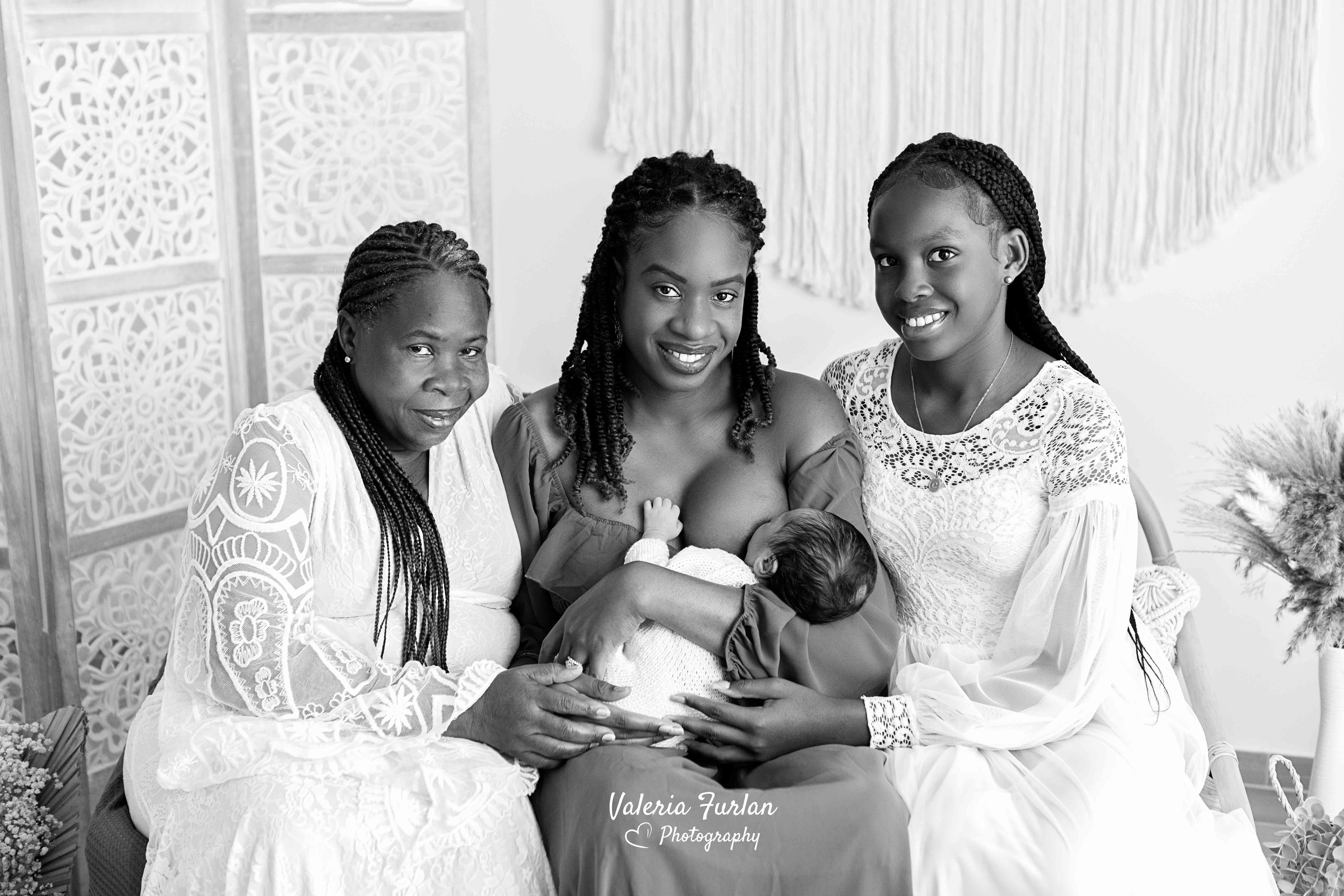 Séance photo de naissance naturelle lifestyle à Strasbourg bébé en famille