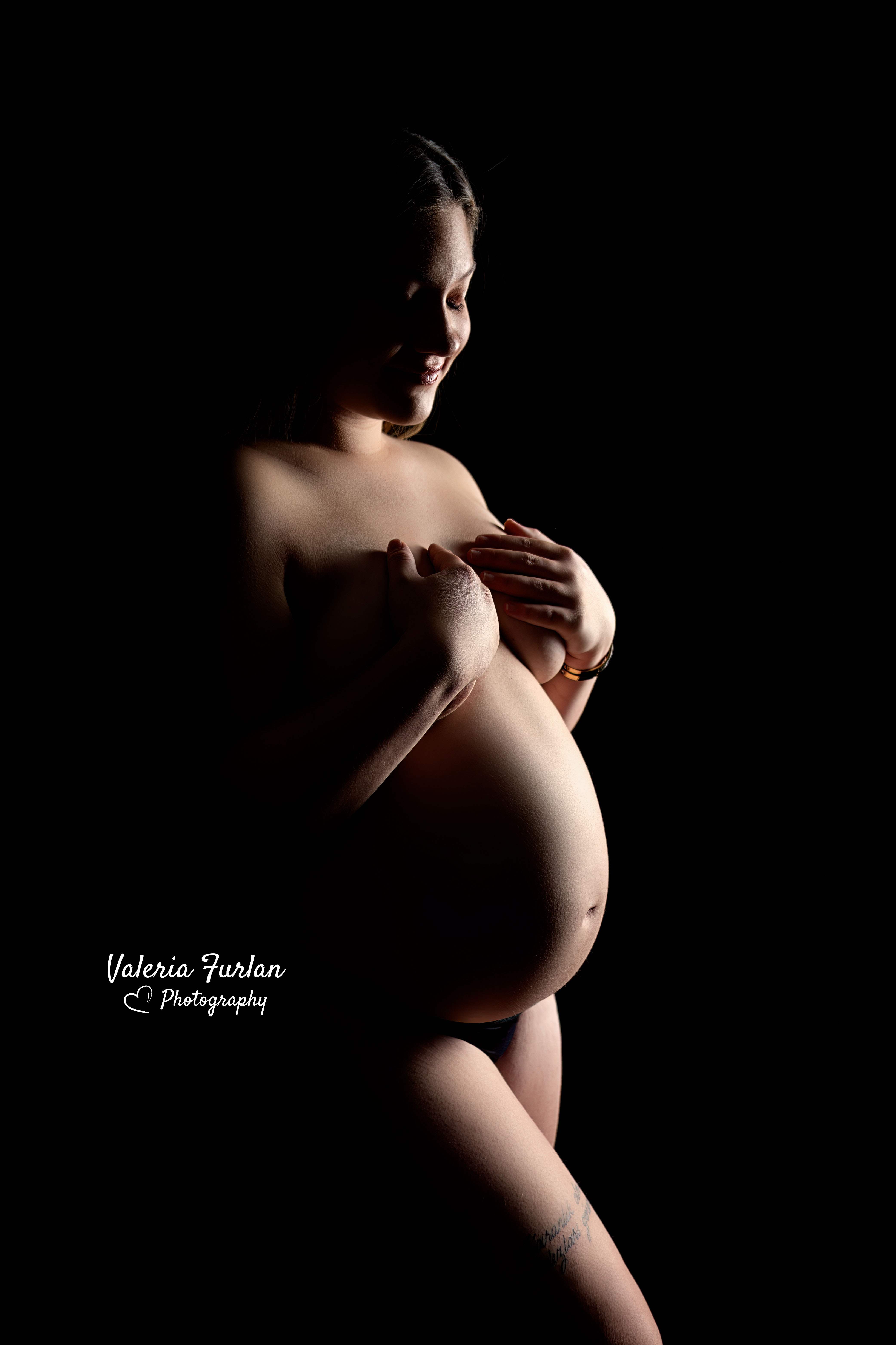 Séance photo de grossesse en studio à Strasbourg