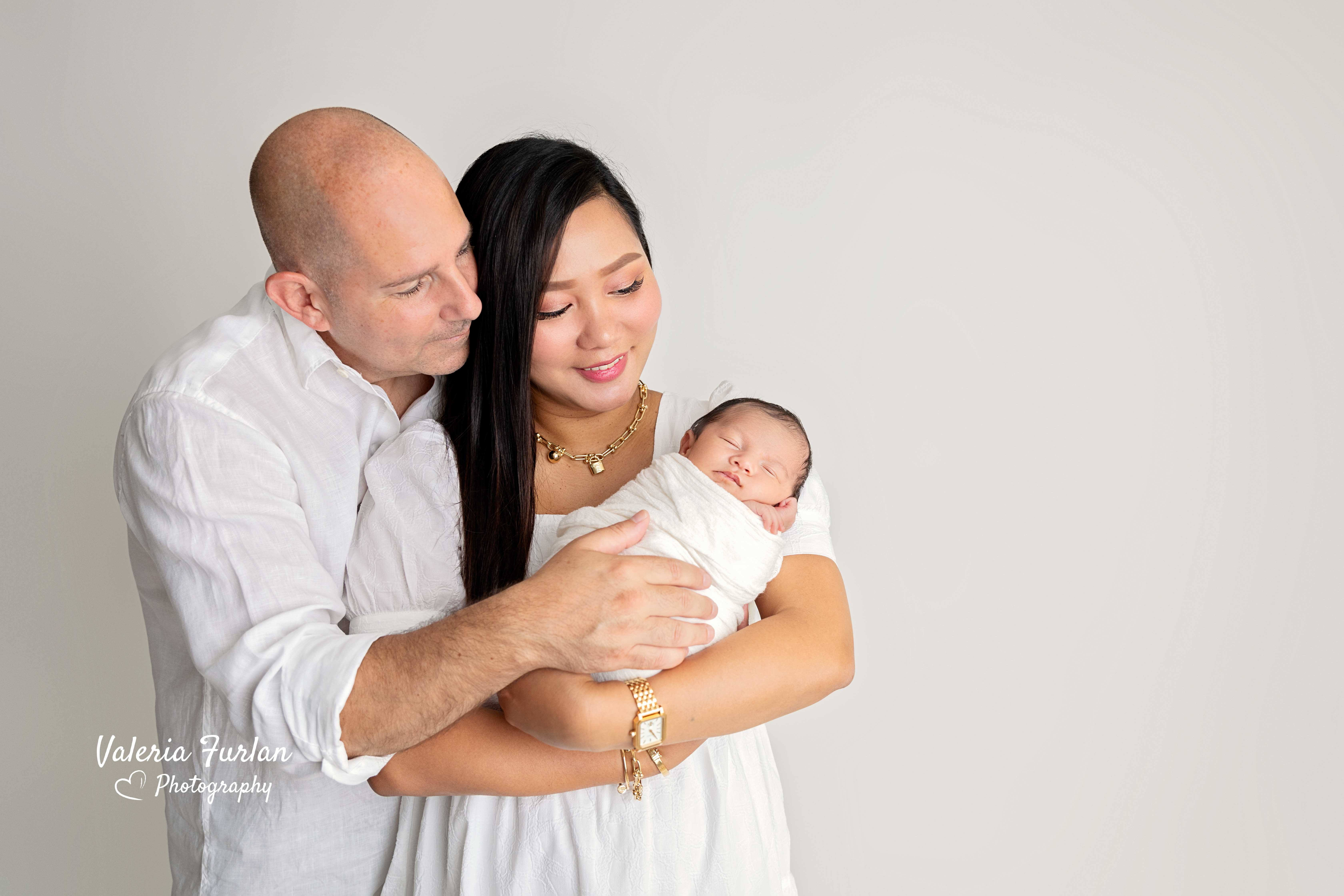 Séance photo de naissance bébé en studio à Strasbourg