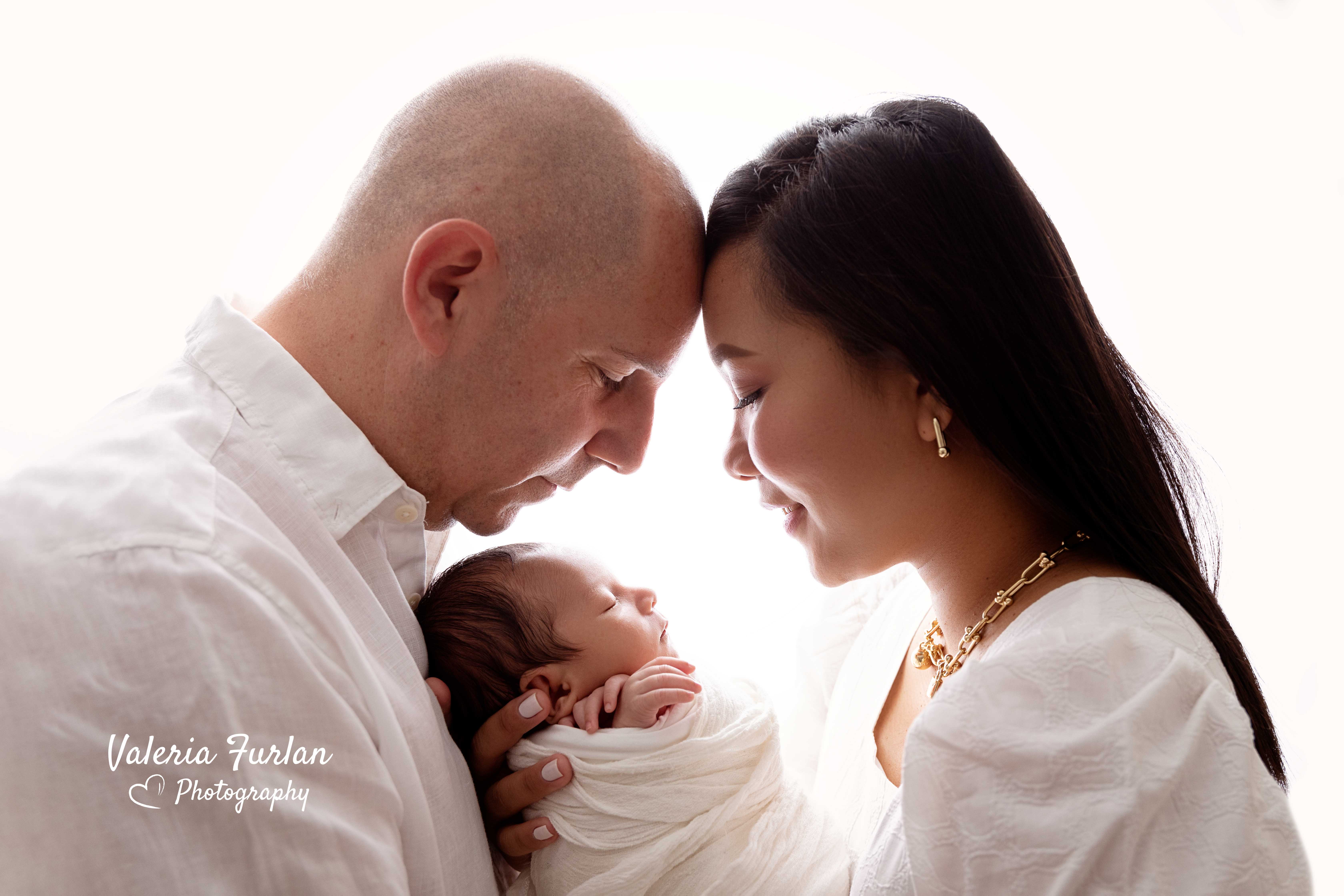 Séance photo de naissance à Strasbourg bébé avec parents