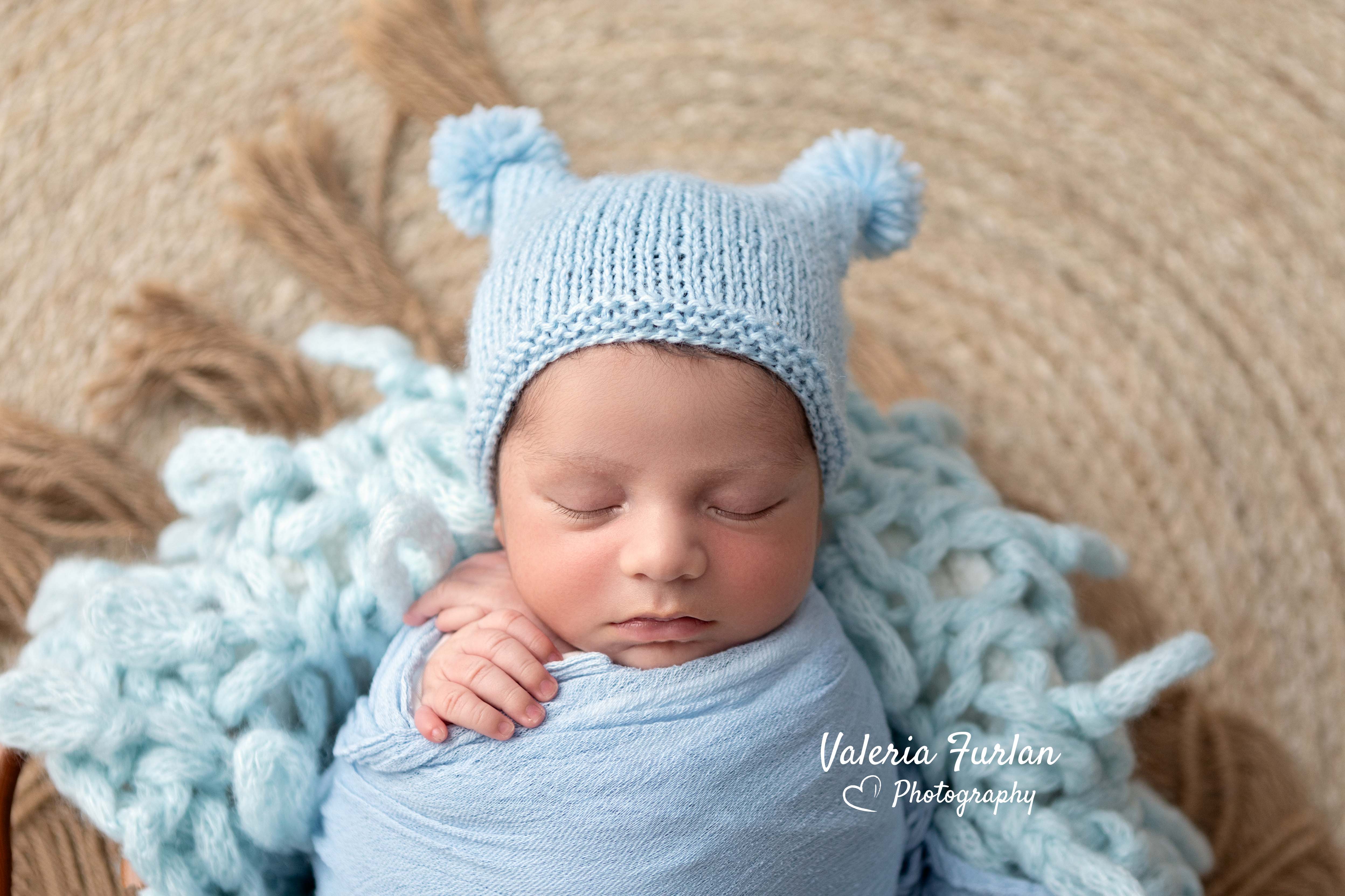 Séance photo de naissance naturelle lifestyle en studio à Strasbourg